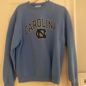 UNC Champion sweatshirt worn once. Size M!